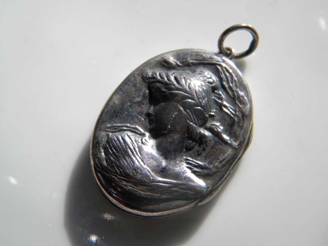 Antique Sterling Silver Beauty Picture Holder (1 of 5)