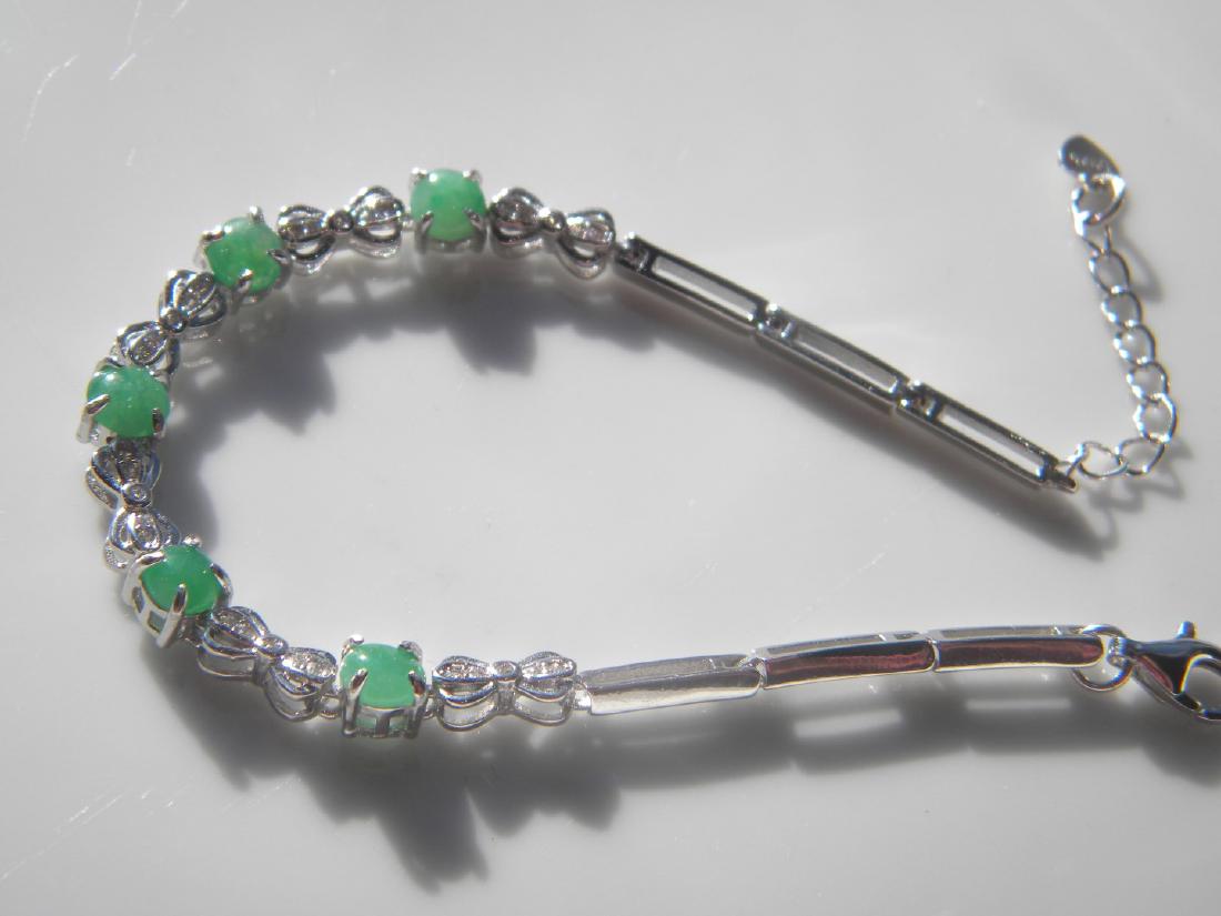 Natual Green Jadeite Bracelet (1 of 4)