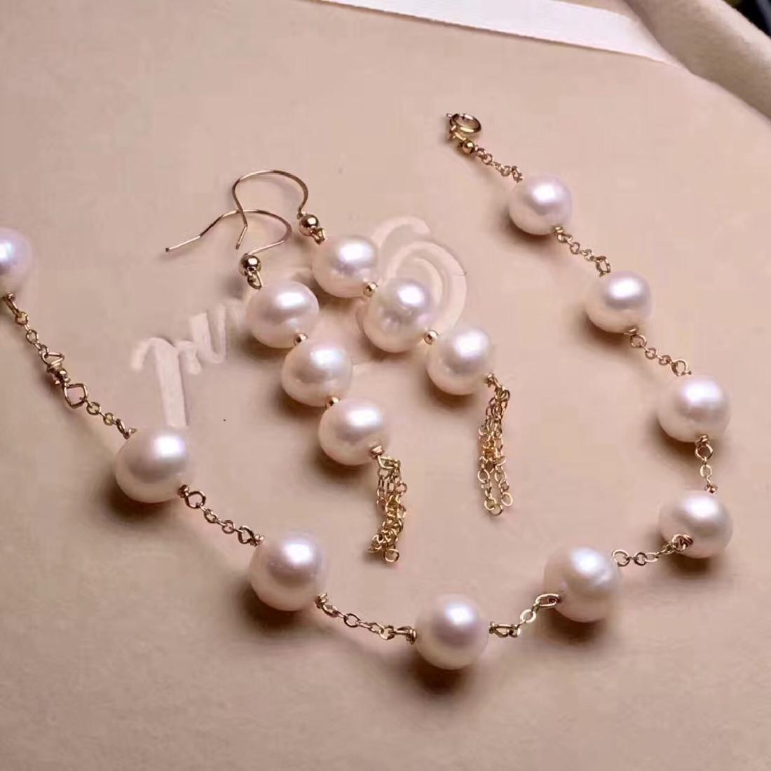 Set of 14K Gold Natural Pearl Bracelet and Earrings (1 of 2)