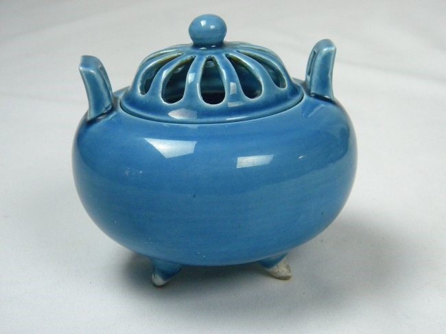BLUE CLAZED INCENSE BURNER: BLUE CLAZED INCENSE BURNER, SIZE: 3.5" WIDE, 3" HIGH