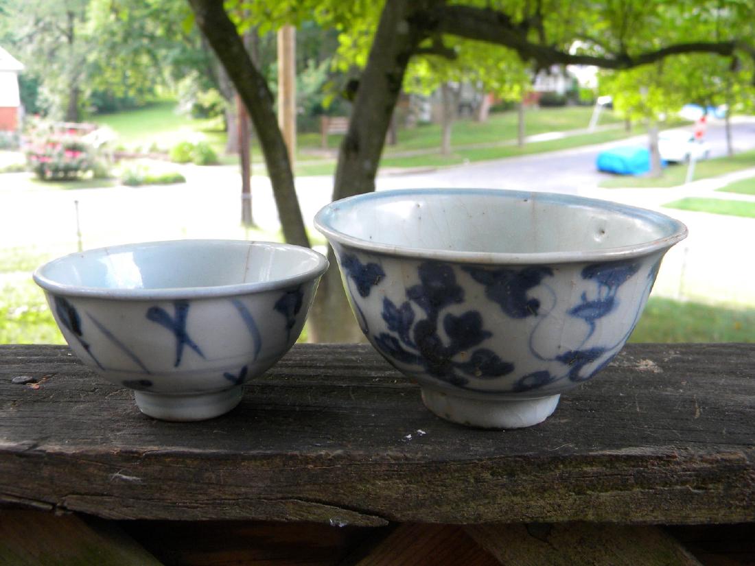 Pair of Ming Dynasty Blue and White Bowls: Pair of Ming Dynasty Blue and White Bowls, diameter 2" and 4"