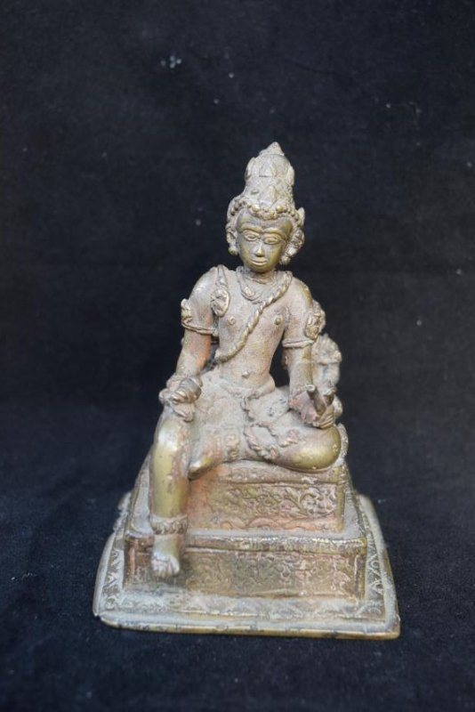 A Bronze SITTING BUDDHA STATUE 17-18TH.C. (1 of 6)