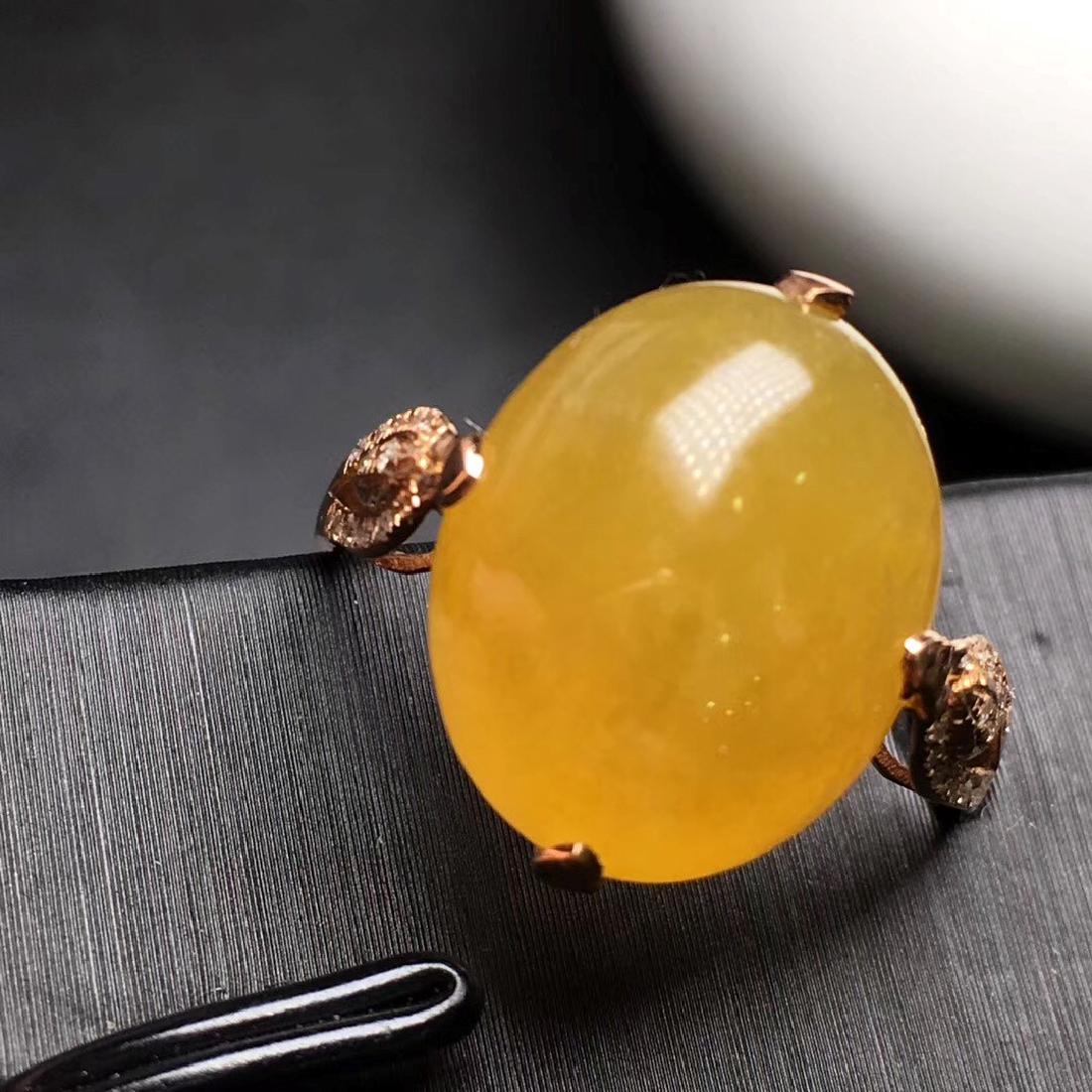 18K GOLD YELLOW JADEITE RING (1 of 4)