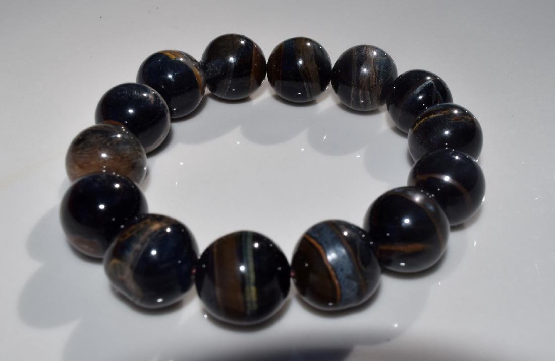 A TIGER'S EYE BEAD BRACELET (1 of 1)