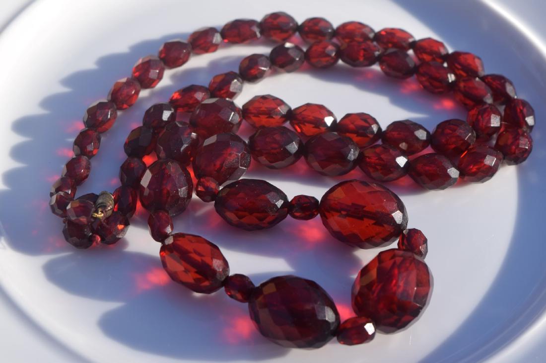 Vintage Cherry Amber Necklace (1 of 2)