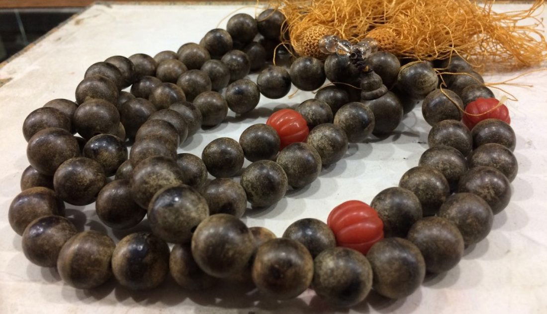 108 Antique Chen Xiang and Nan Hong Buddha Prayer Beads (1 of 2)
