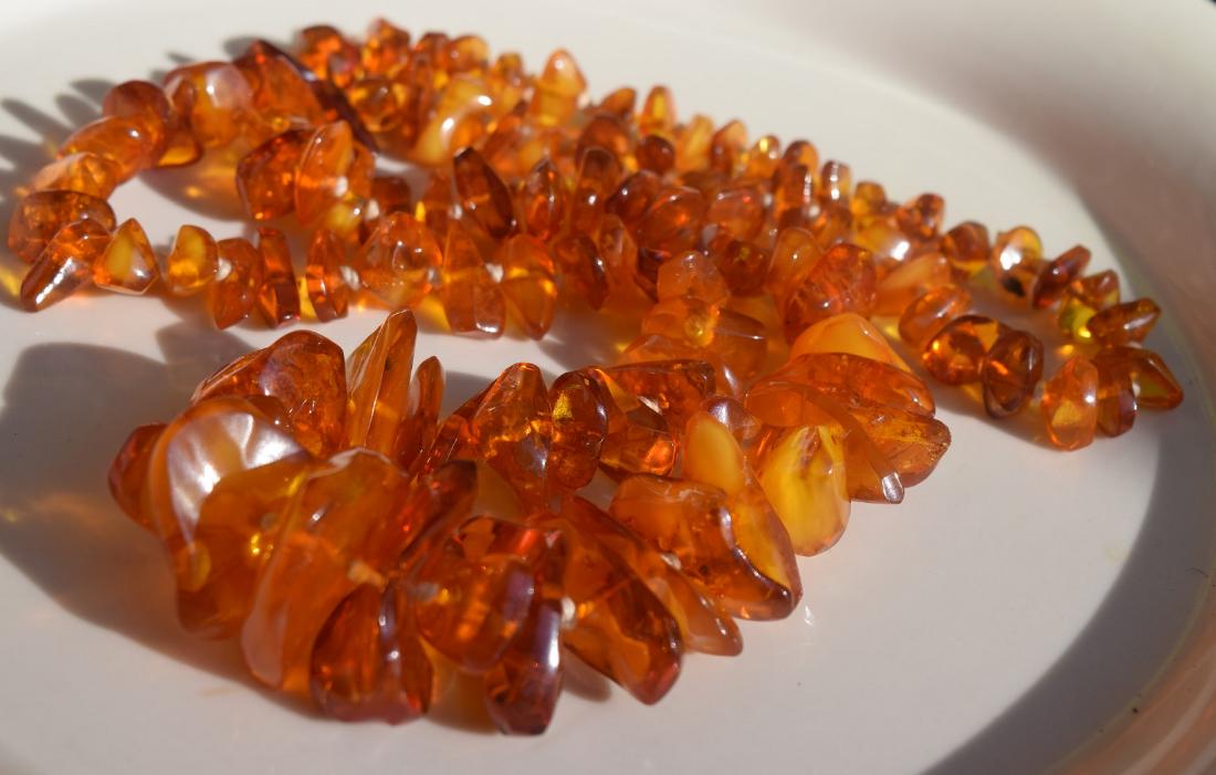 A Huge Amber Necklace (1 of 2)