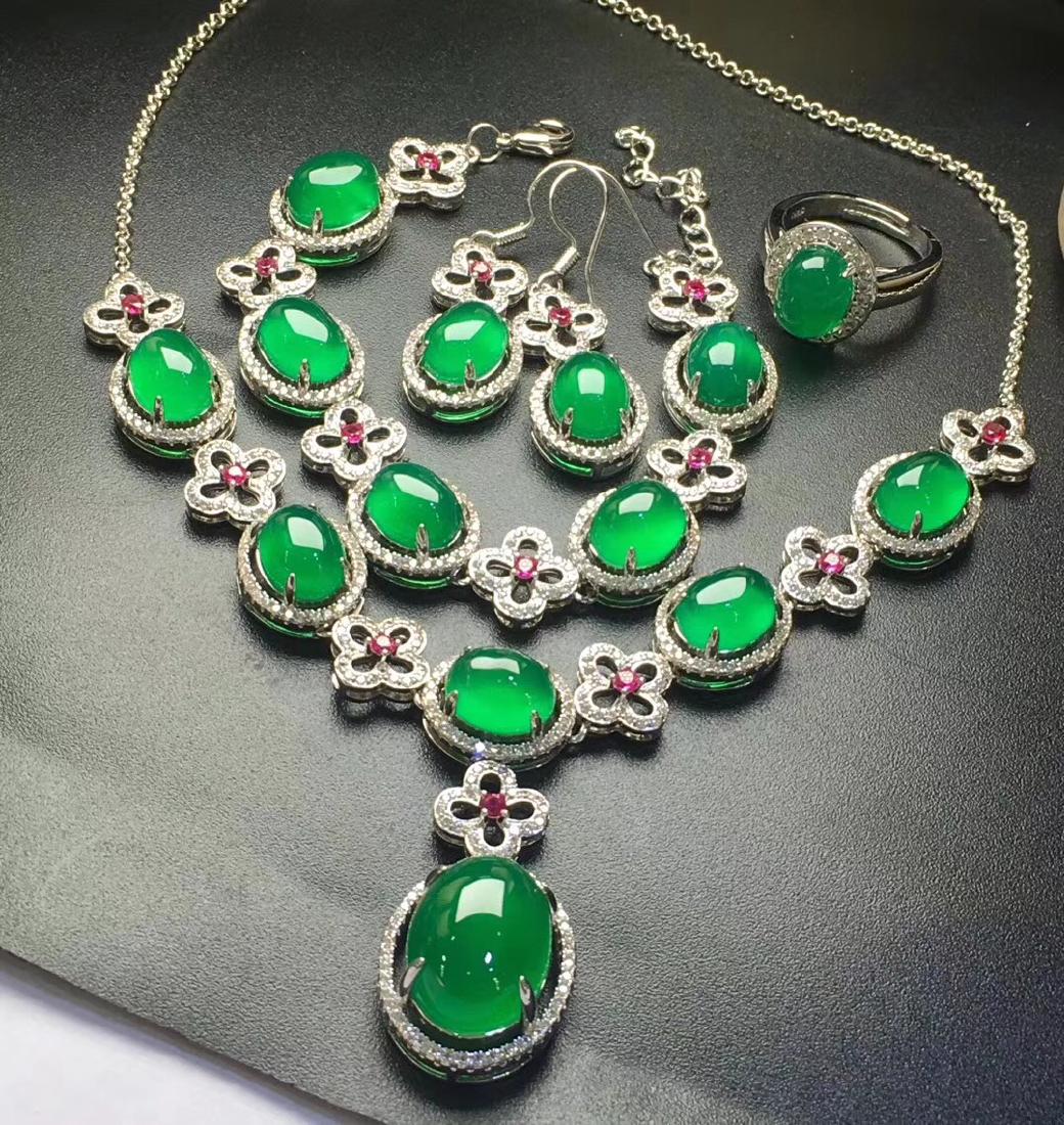 Set of Natural Green Stone Bracelet, Necklace and Ring (1 of 4)