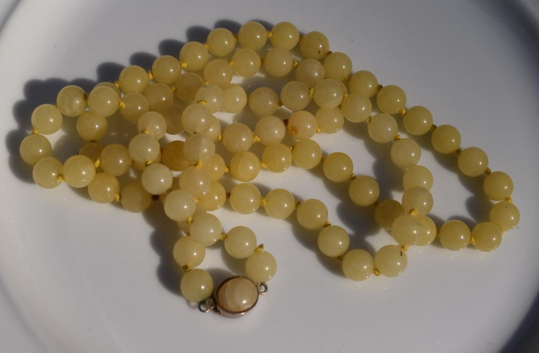 Vintage Yellow Jade Beads Necklace (1 of 2)