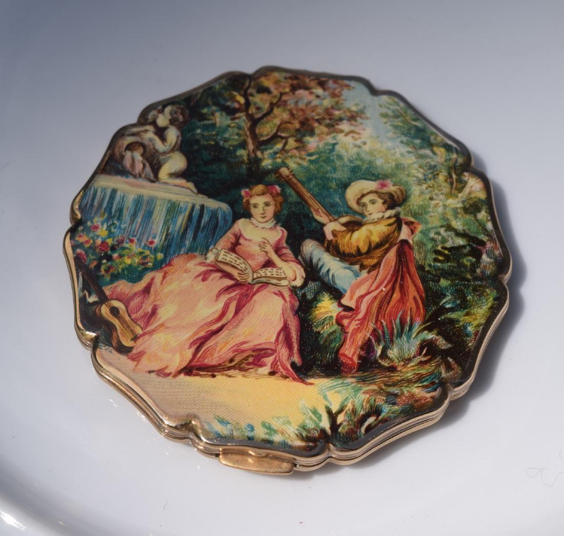 Vintage Powder Box (1 of 4)