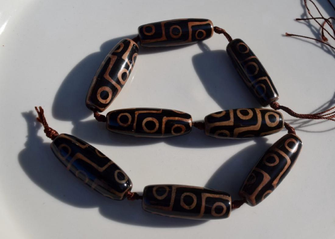 A TIBET DZI BEAD NECKLACE, SIZE OF EACH BEAD 2" (1 of 2)