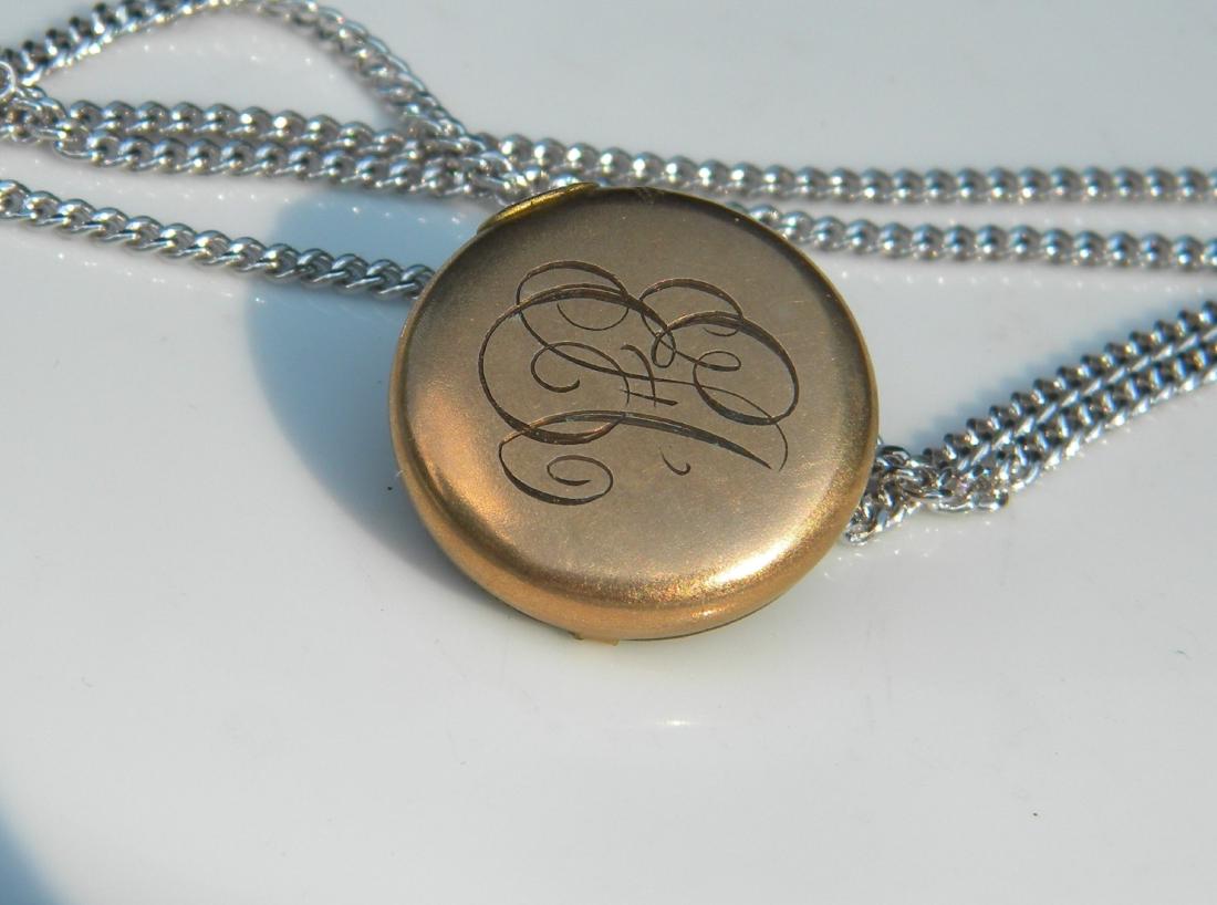 Vintage 10K Gold Brooch Pin with Sivler chain (1 of 3)