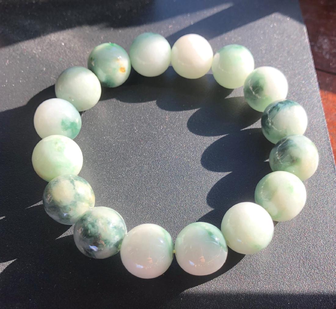 Vintage Green jadeite Bracelet (1 of 3)