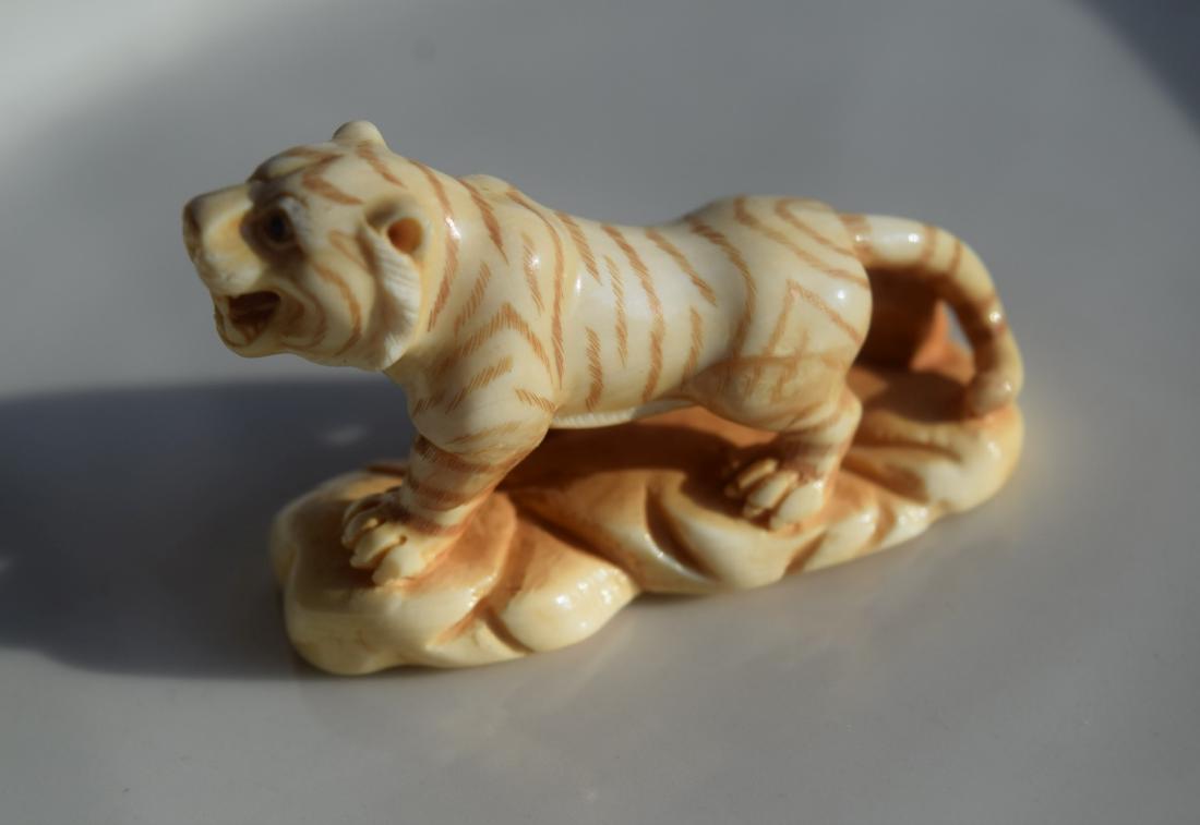 Antique Carved Tiger Netsuke (1 of 5)
