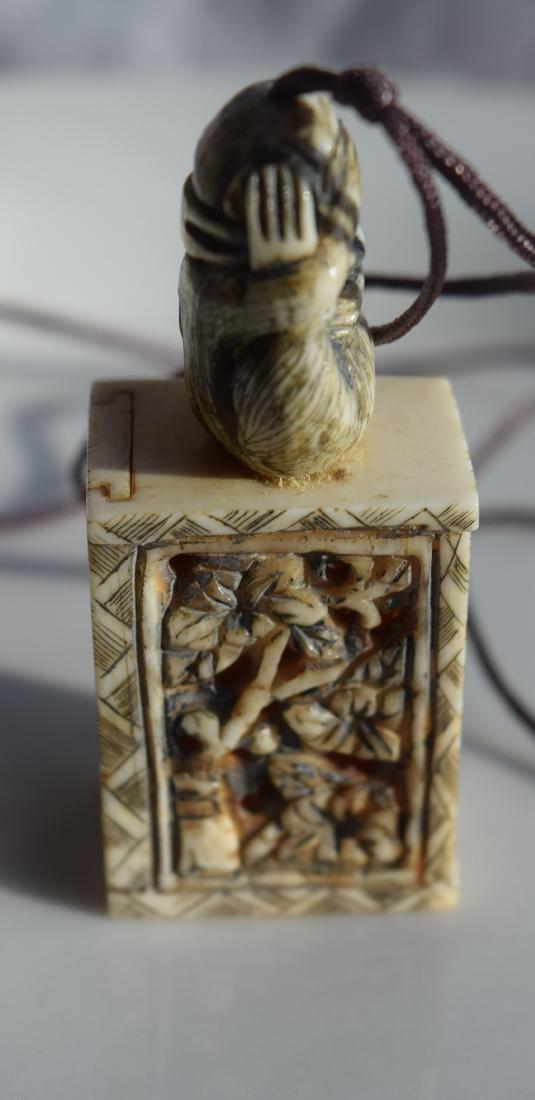 Antique Carved Monkey  Netsuke (1 of 3)