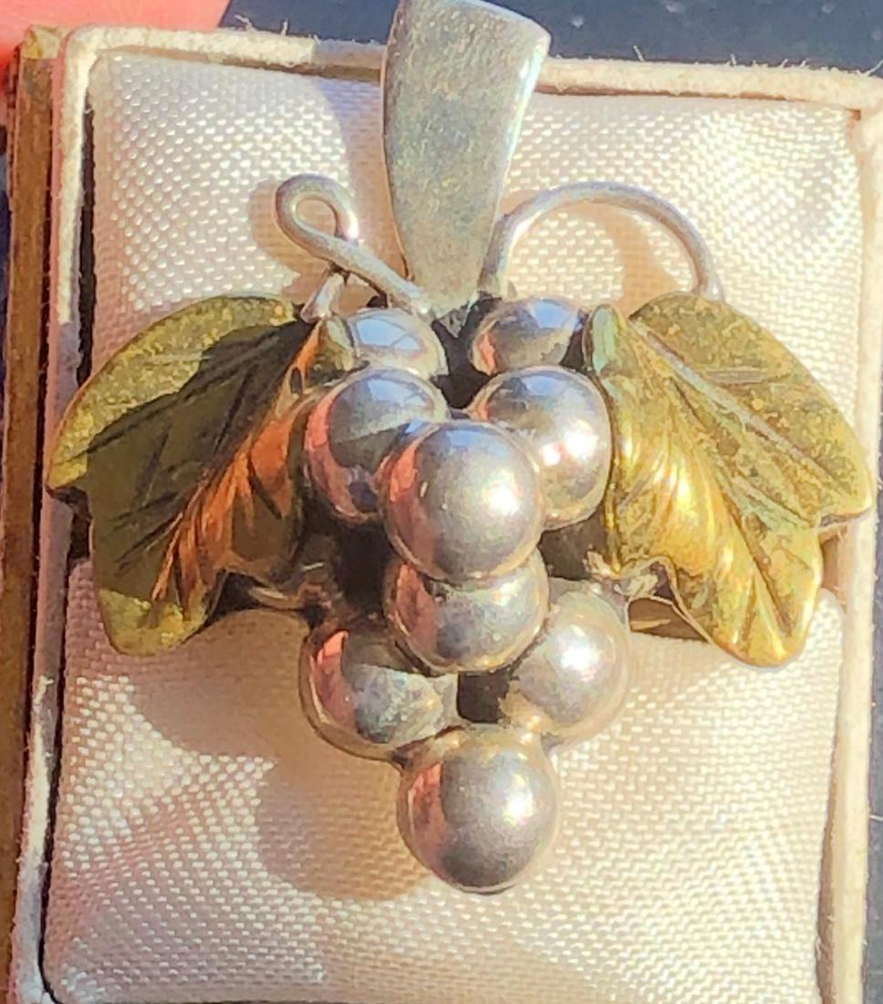 Vintage Silver Grape Ring Marked 925: Vintage Silver Grape Ring Marked 925, Size: 1.5" x 1.25"