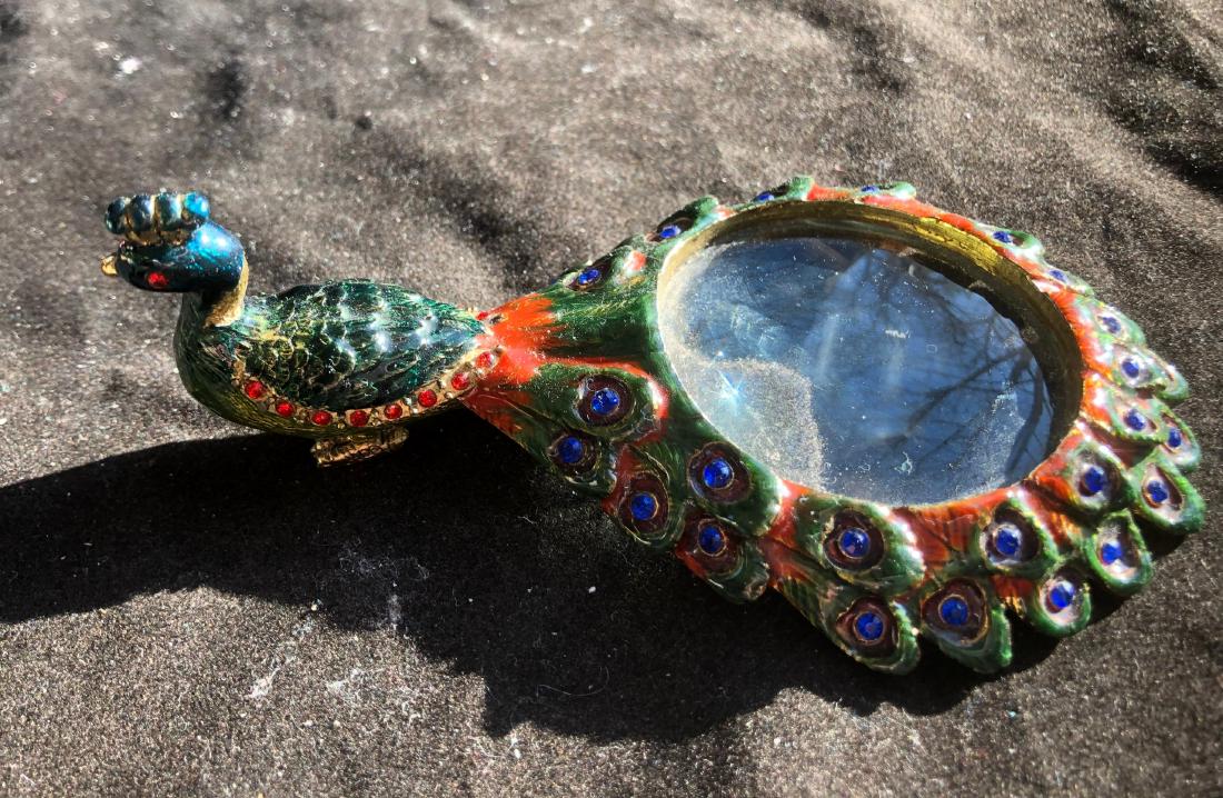 Vintage Peacock Magnifier: Vintage Peacock Magnifier, Size: 5.5" x 3.25"