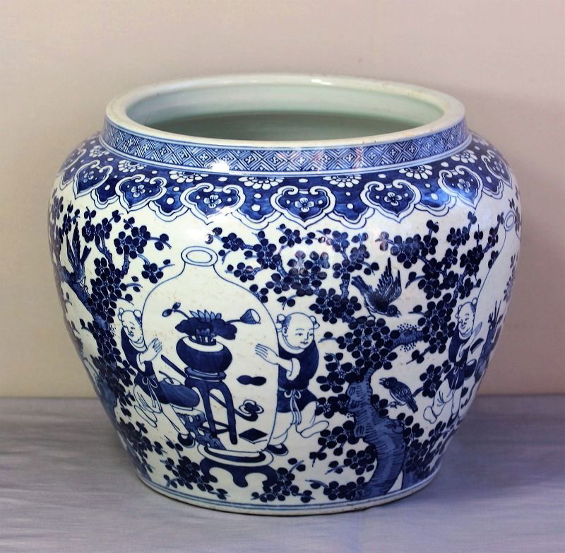Antique Chinese Blue and White Porcelain Fish Bowl (1 of 8)
