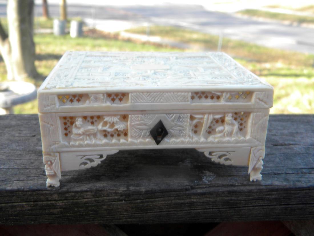 Antique Chinese Carved Box Qing Dynasty (1 of 5)