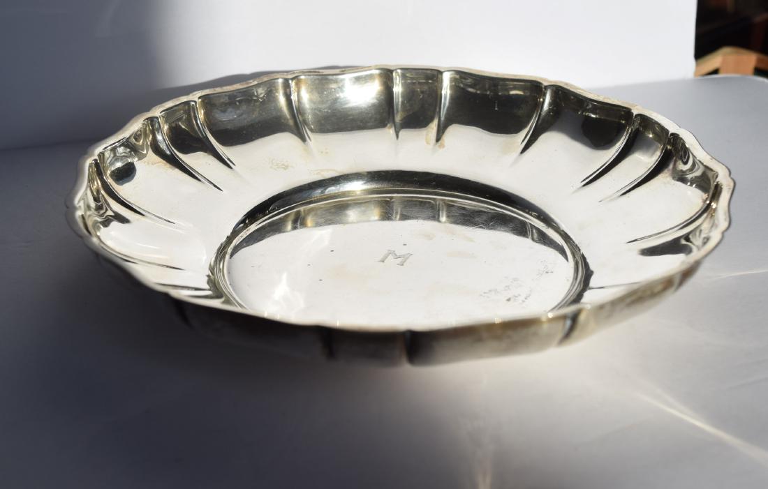 Wallace Silversmiths Sterling 8" Bowl: Wallace Silversmiths Sterling 8" Bowl, Weight: 285.8g