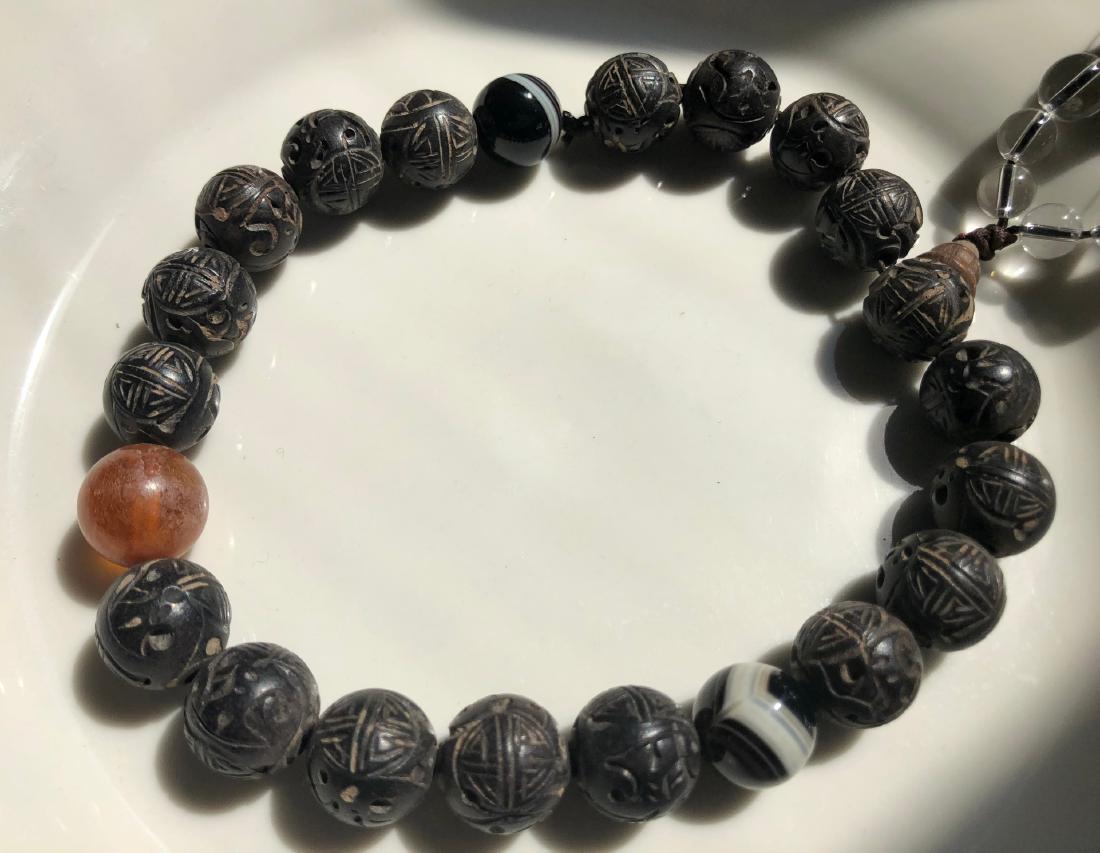 Antique Longevity Chen Xiang and Carnelian Buddha: Antique Longevity Chen Xiang and Carnelian Buddha Prayer Beads, Size of Chen Xiang Beads: 15mm