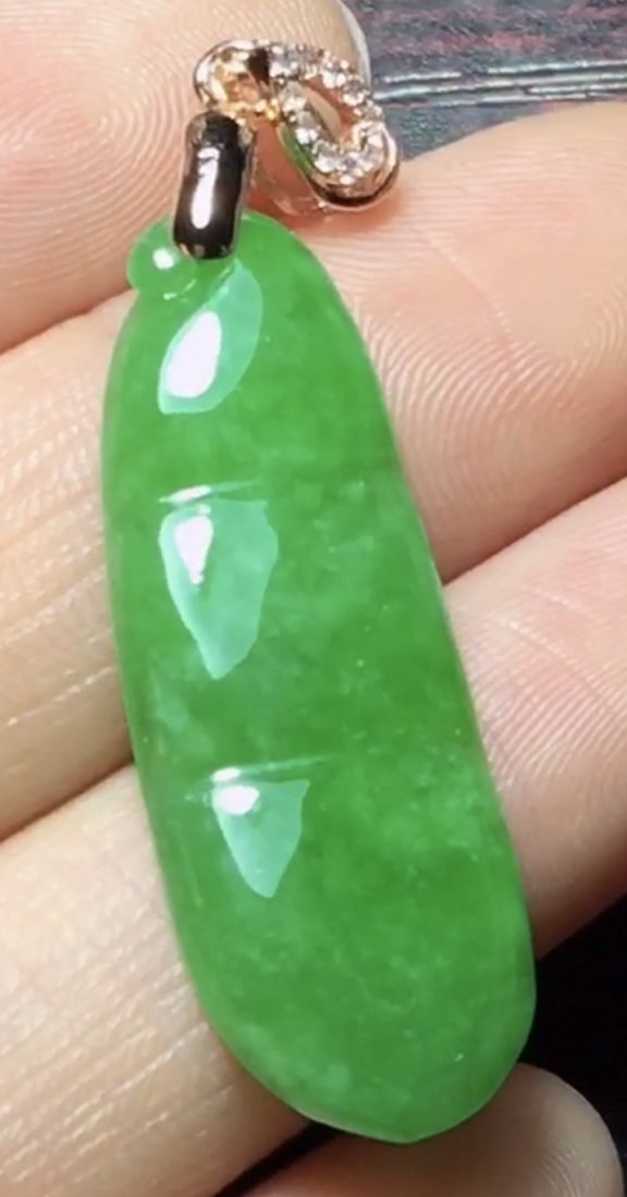Natural Green Jadeite Pea Pendant (1 of 1)