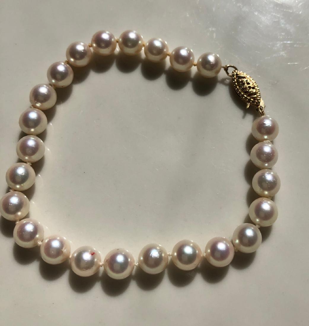 Natural Pearl Bracelet with 14K Gold Clasp Marked 14K (1 of 5)