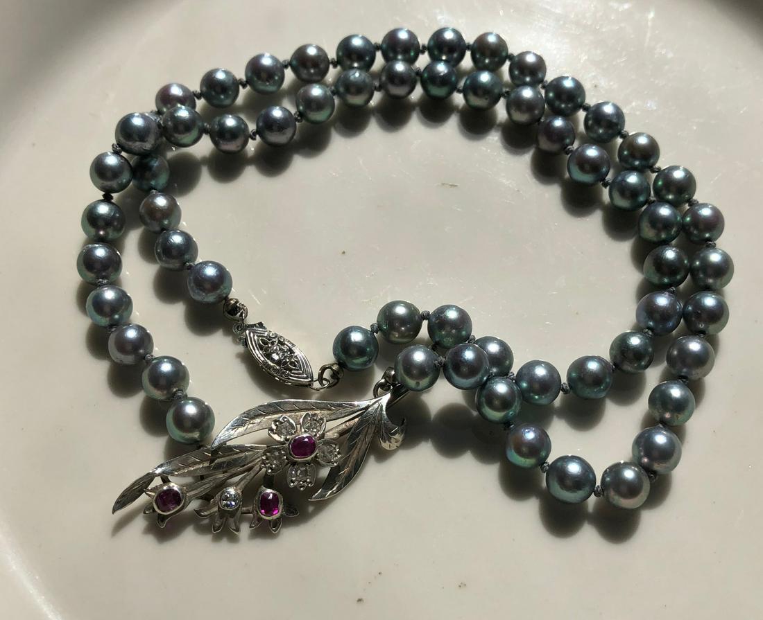 14K Gold Clasp Black Pearl Necklace with Ruby Flower (1 of 6)