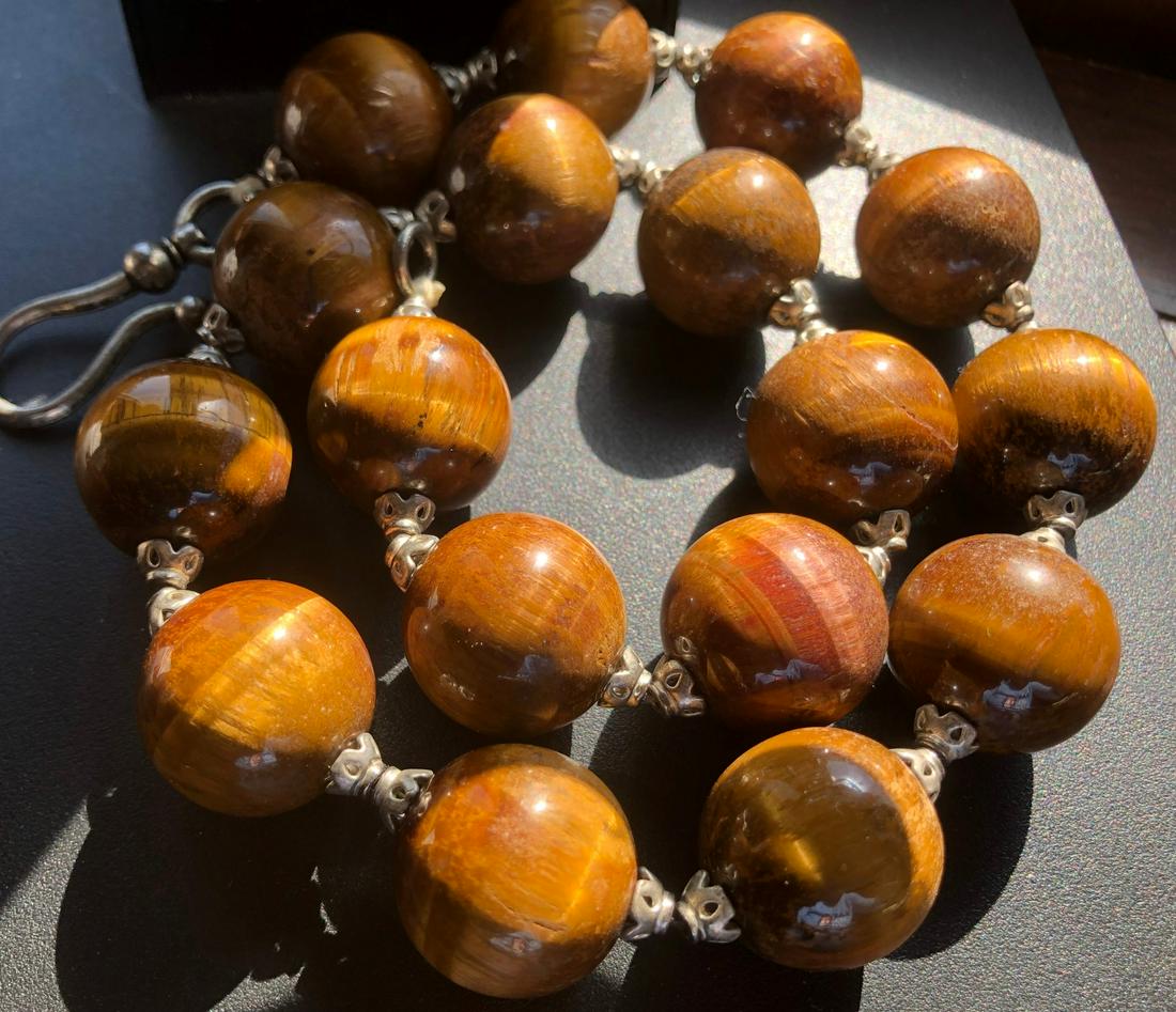 Vintage Huge Tiger's Eye Beads Necklace with Silver: Vintage Huge Tiger's Eye Beads Necklace, Length: 19", Size of each bead: 21mm