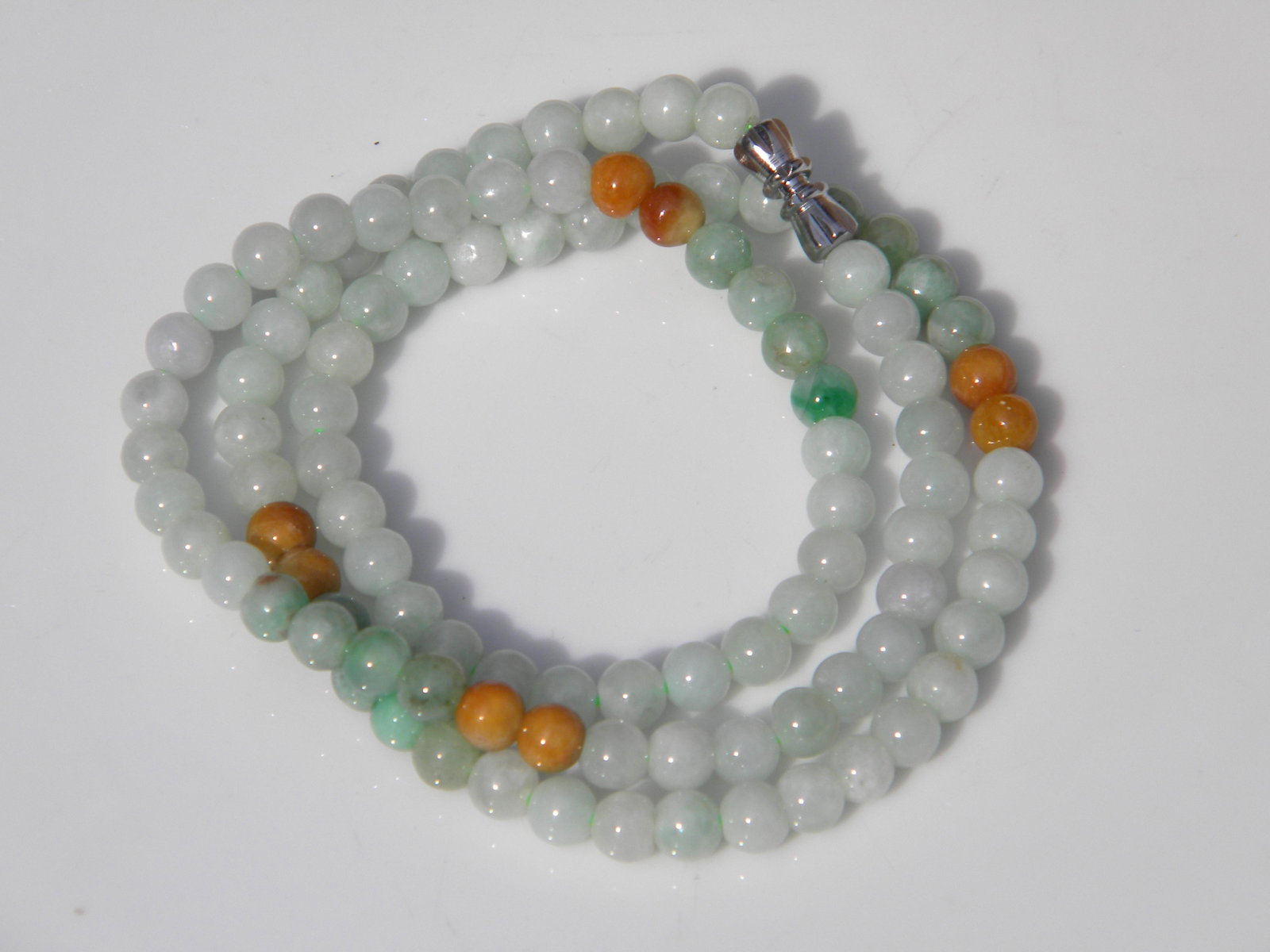 Natural Green Jadeite Beads Necklace: Natural Green Jadeite Beads Necklace, Size of each bead: 5.5mm
