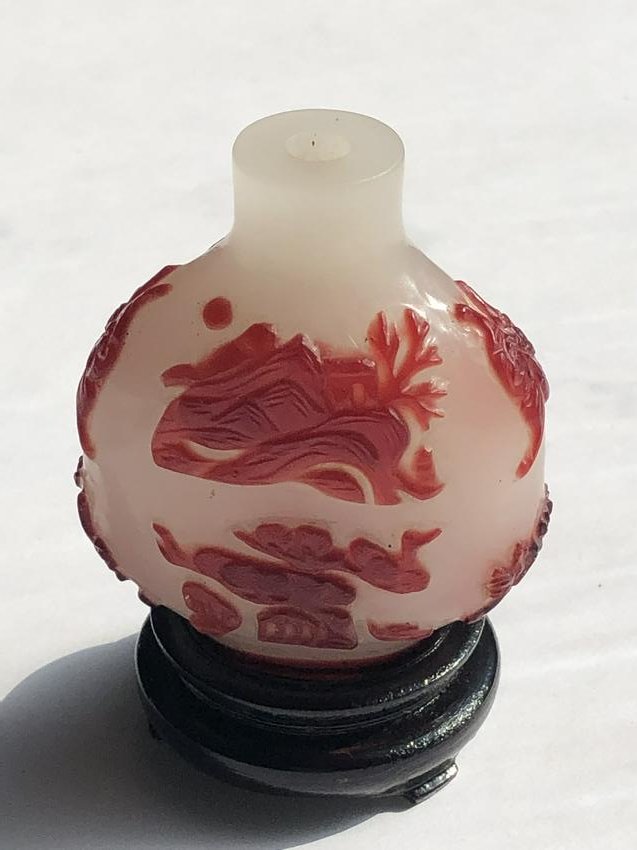 Antique Chinese Red Overlay Glass Snuff Bottle (1 of 9)