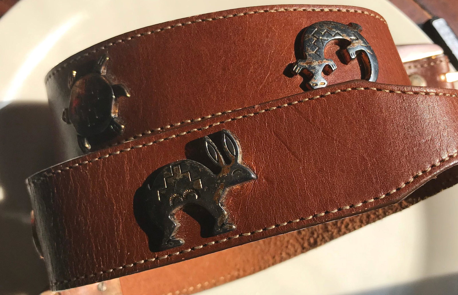 Vintage Leather Belt with Silver Inlay and Buckel: Vintage Leather Belt with Silver Inlay and Buckel