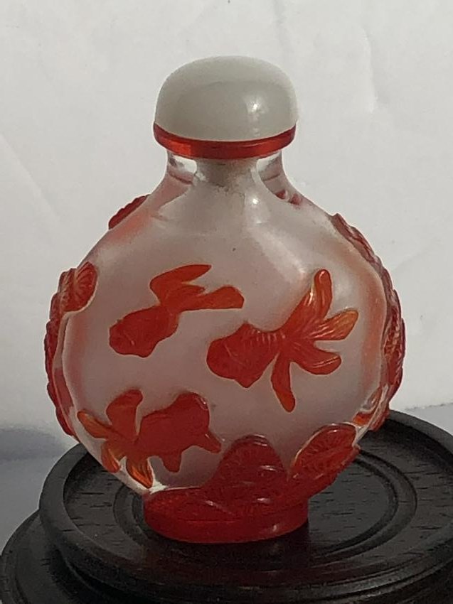 Antique Chinese Red Overlay Glass Snuff Bottle (1 of 11)