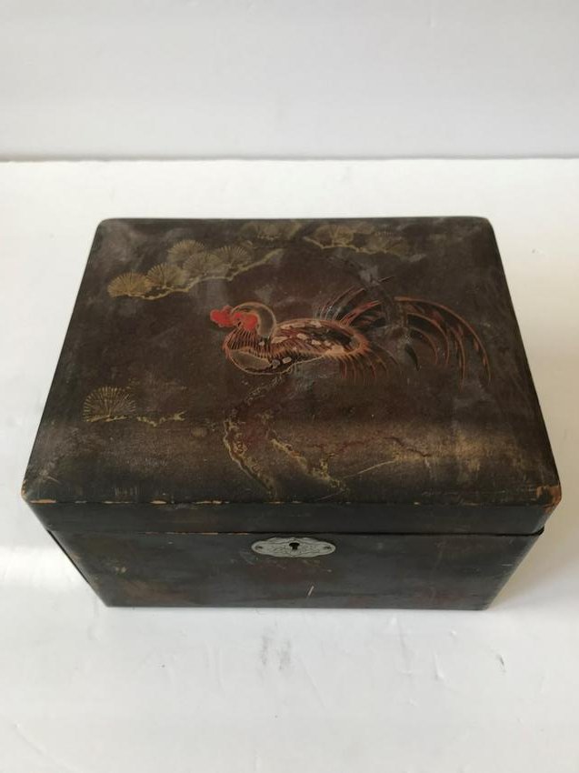 Antique Lacquer Box of a Rooster (1 of 5)