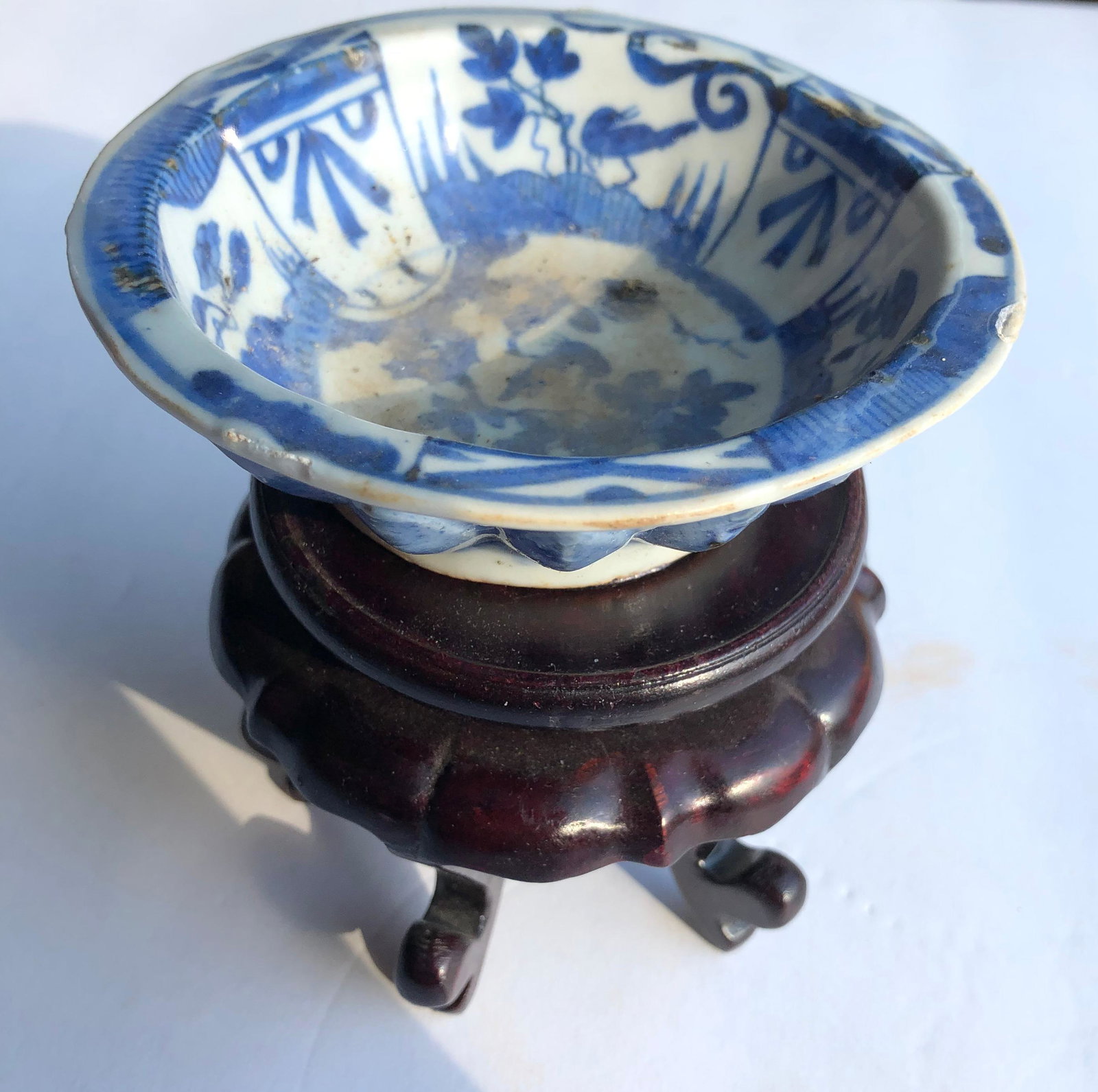 Antique Chinese Ming Dynasty Bowl: Antique Chinese Ming Dynasty Bowl, Size: 4.5" x 1.25"