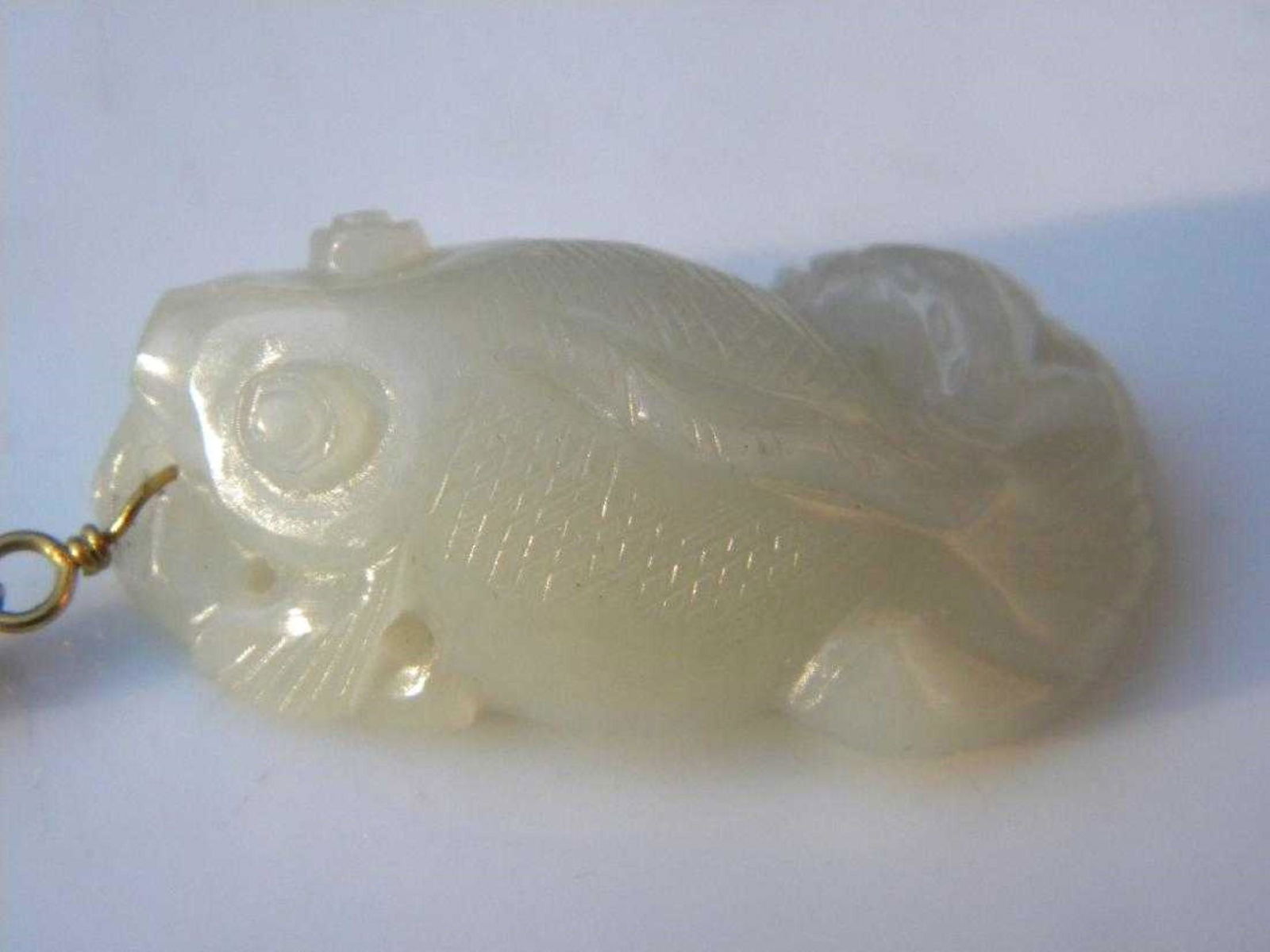 Antique Chinese Nephrite Jade Frog Pendant with gold (1 of 5)