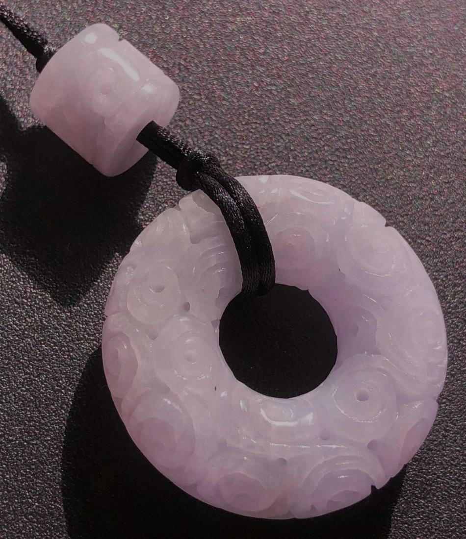Vintage Natural Purple Jadeite Carved Pendant: Vintage Natural Purple Jadeite Carved Pendant, Size total: 1.5" x 1.1"