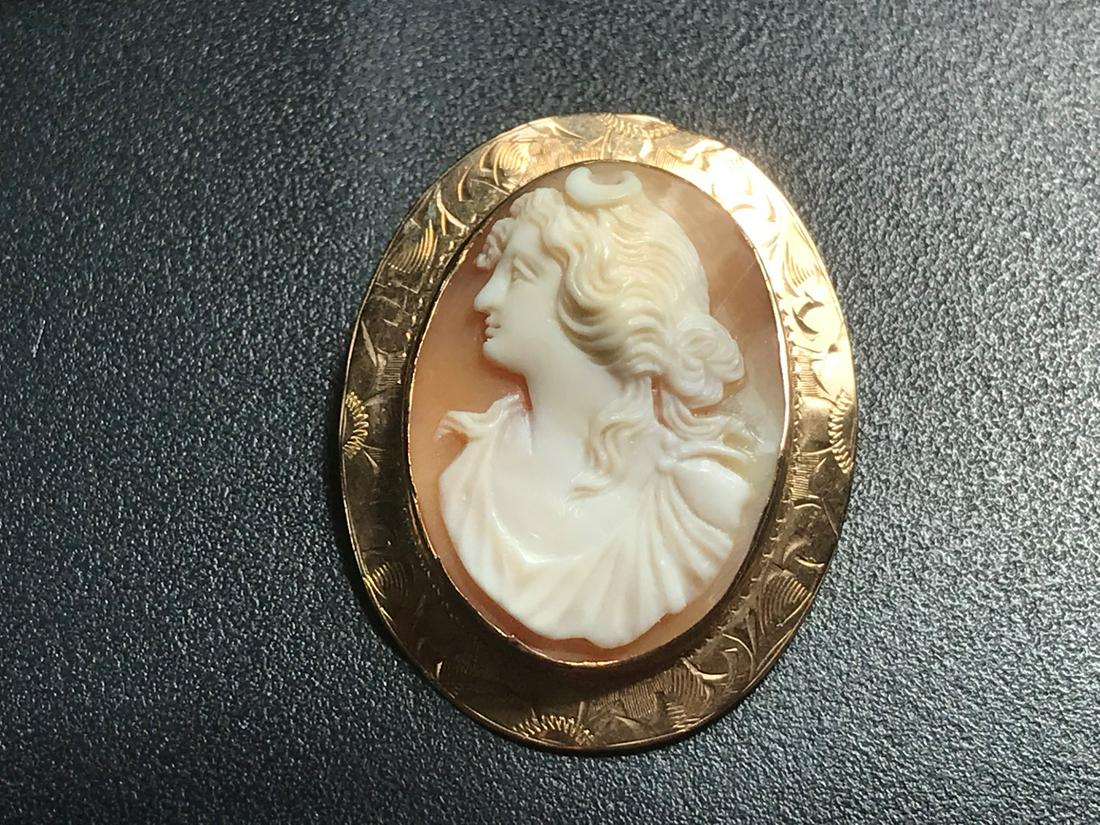 Vintage 10K Gold Cameo Brooch Pin Marked 10K (1 of 6)