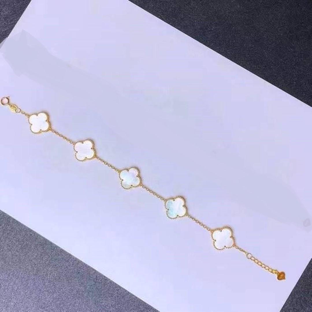 18K Gold Bracelet, 9mm Flower: 18K Gold Bracelet, 9mm Flower, Length: 7.5"