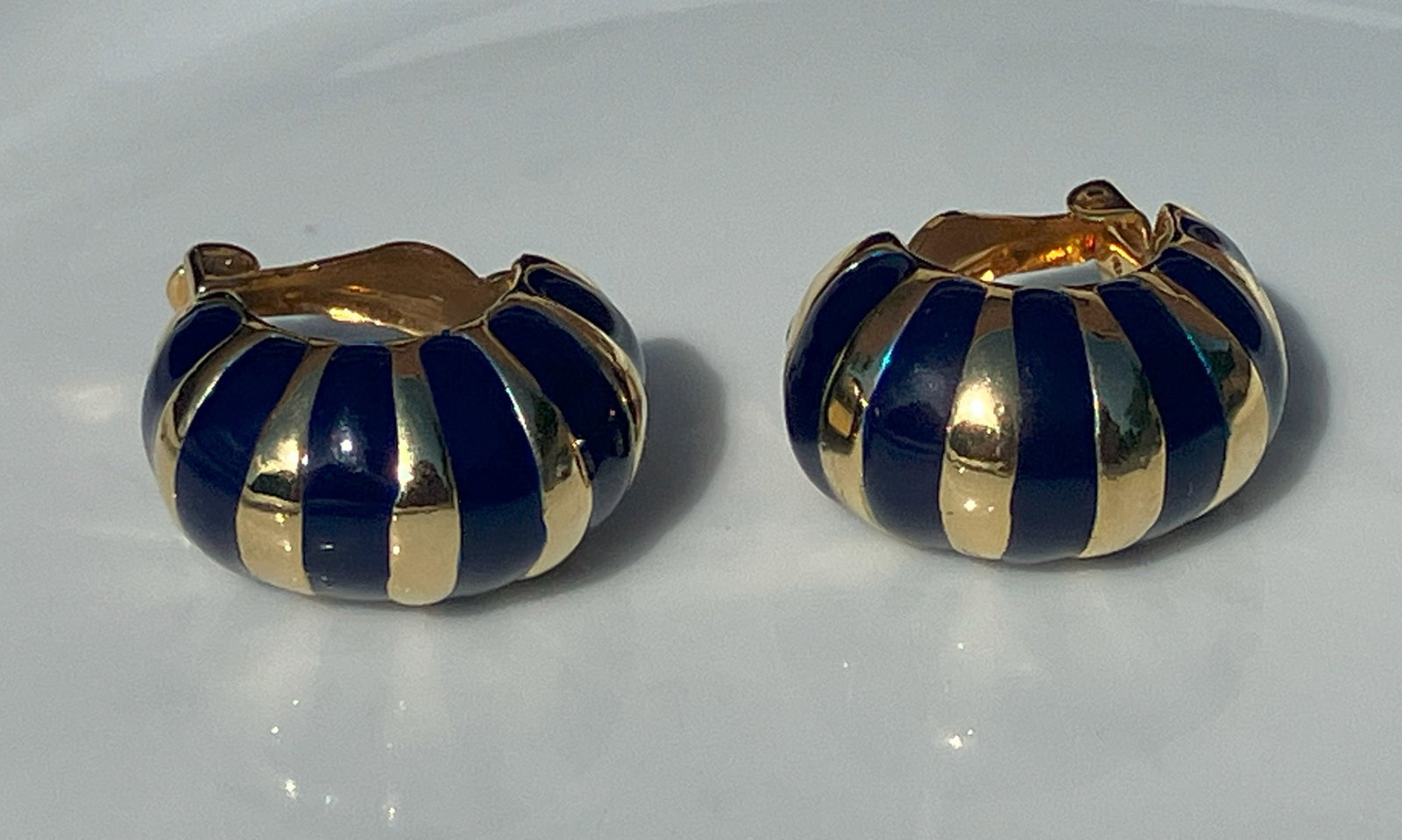 Pair of Gold Filled Earrings: Pair of Gold Filled Earrings