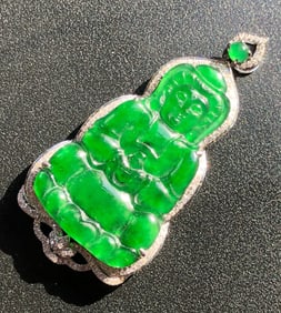 18K gold Diamond Jadeite Pendant, Size: 2"