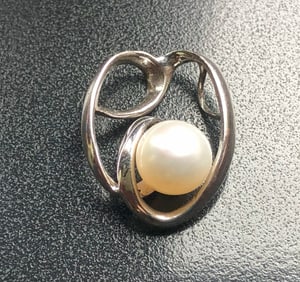 Vintgae Silver Pearl Pendant