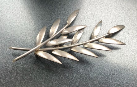 Vintage Silver Brooch Pin