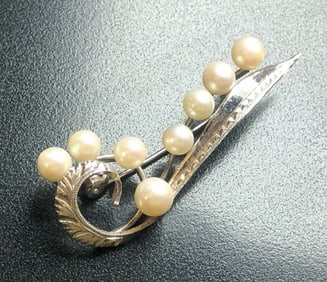 Vintage Pearl Silver Brooch Pin