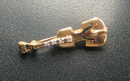 14K Gold and diamond Brooch Pin