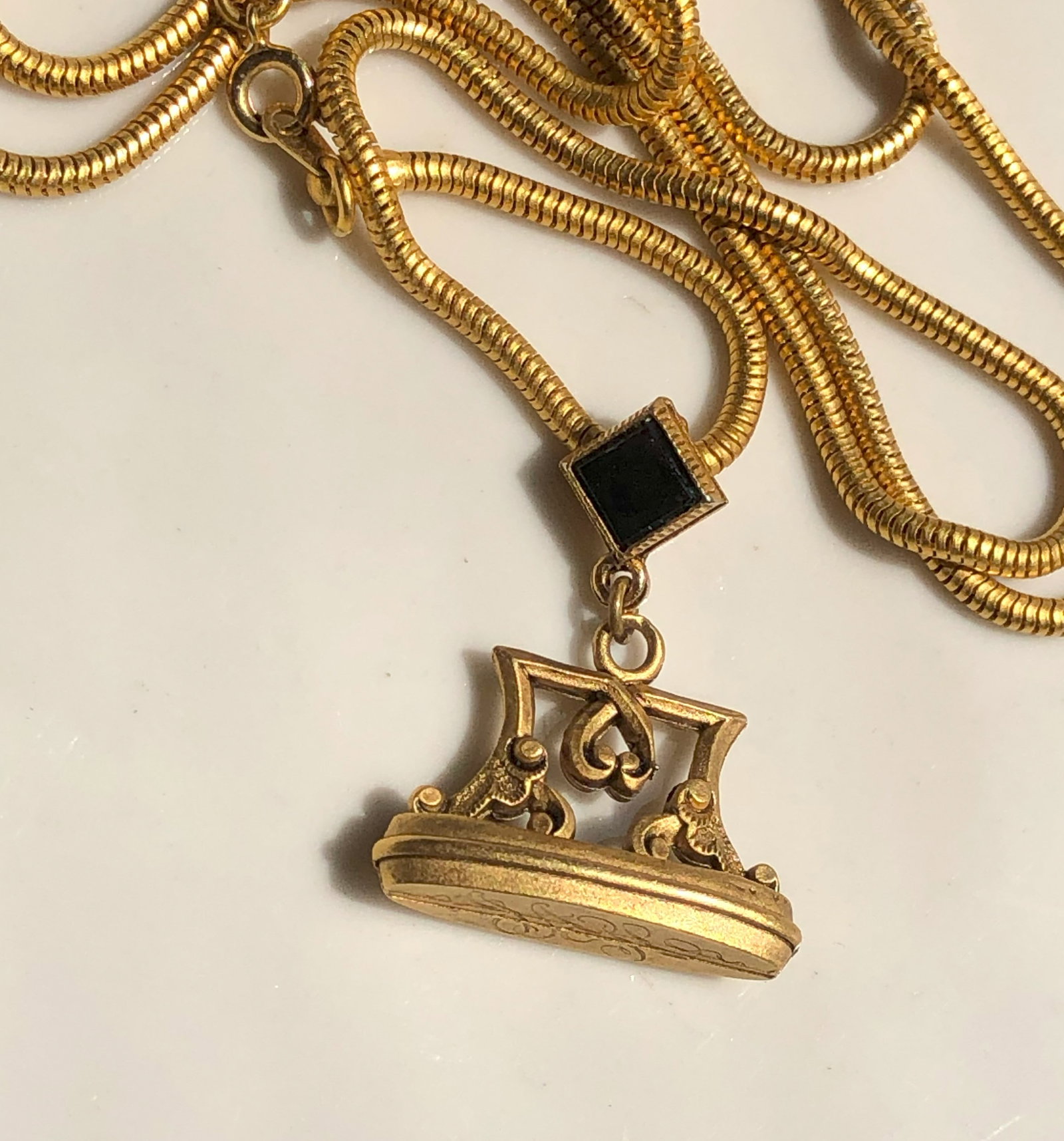 Vintage Gold Filled Necklace: Vintage Gold Filled Necklace