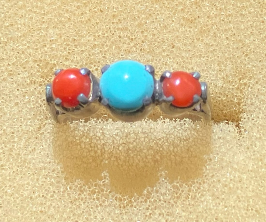Vintage silver ring: Vintage silver ring, Size 4