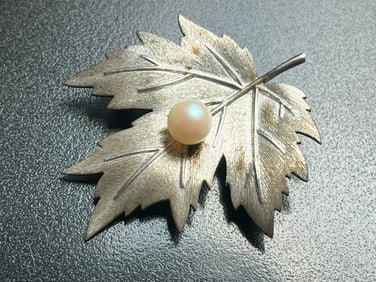 Vint6age Silver Sea Pearl Brooch Pin