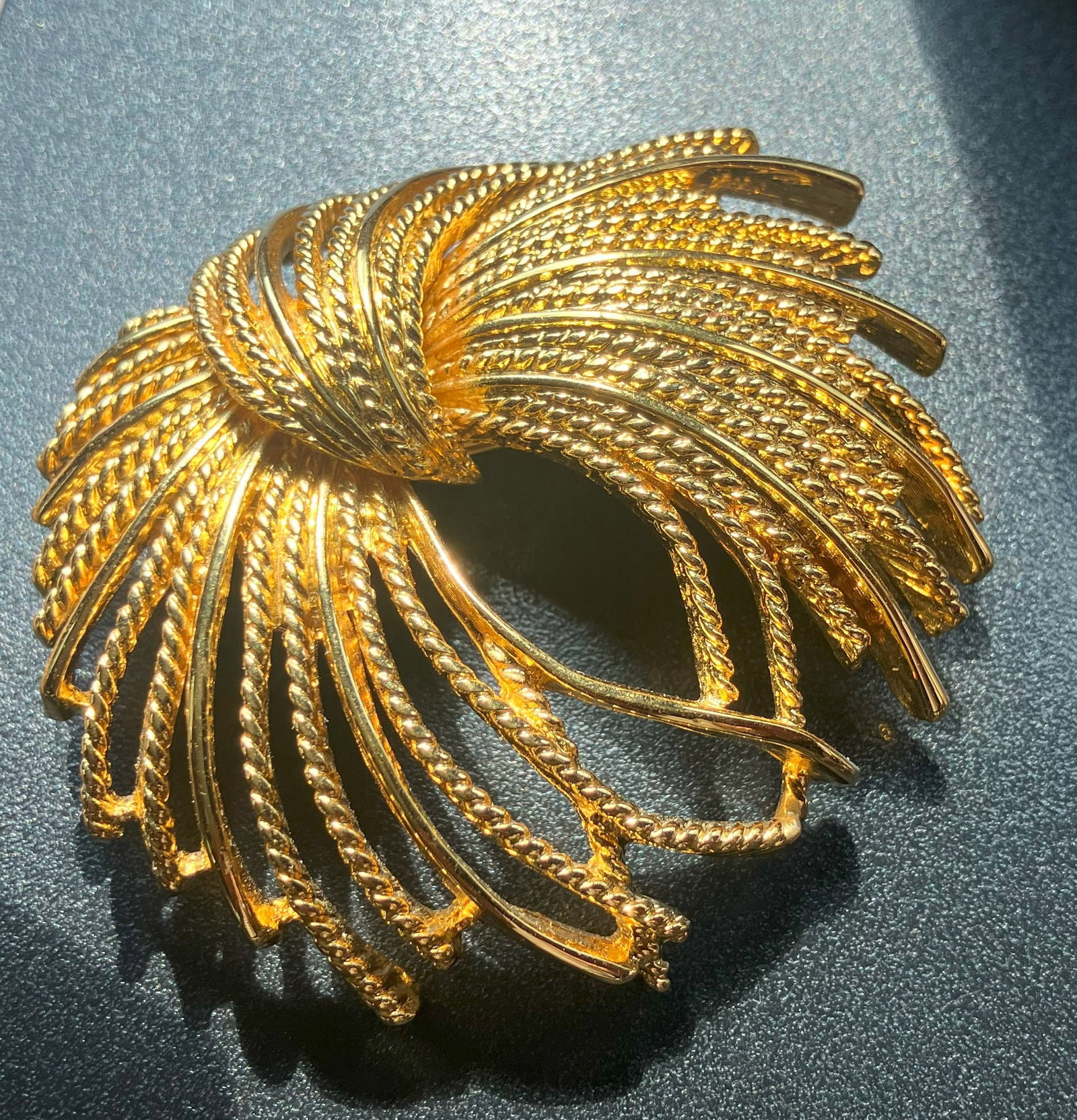 Vintage Gold Filled Brooch Pin: Vintage Gold Filled Brooch Pin