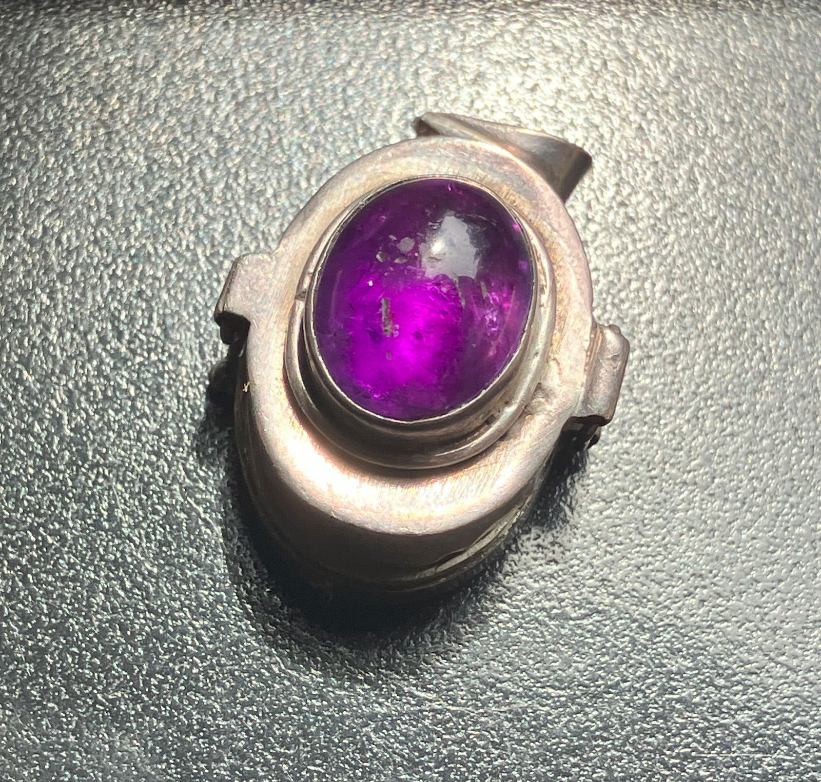 Vintage Silver Amethyst Pill Box: Vintage Silver Amethyst Pill Box